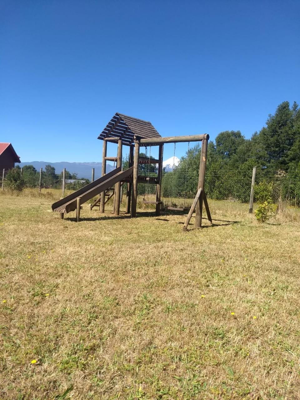 Caburgua Hermosa Vista Al Volcán, Senderos Del Bosque Chalet *